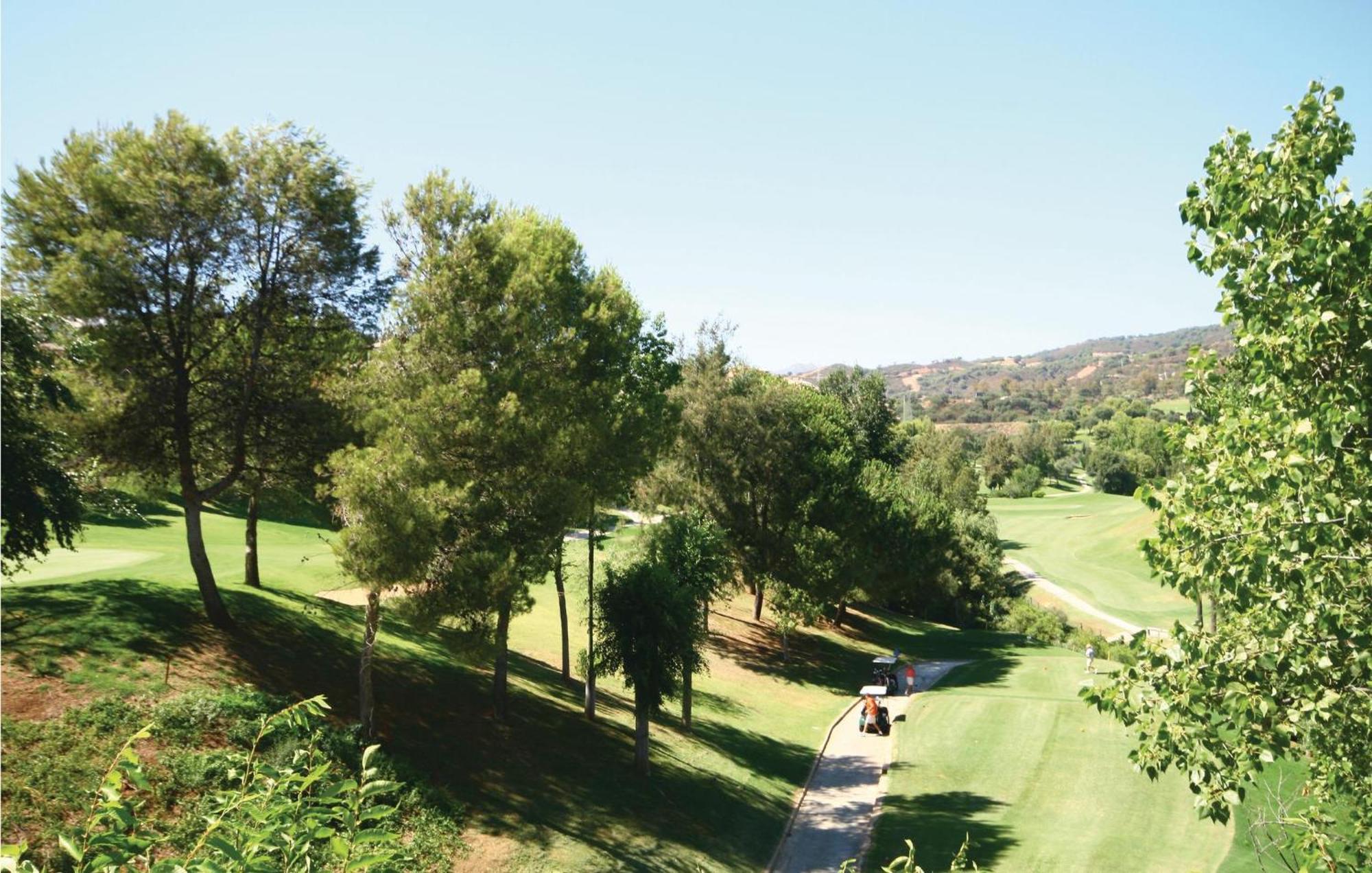 Beautiful Apartment In Marbella-Elviria Bagian luar foto